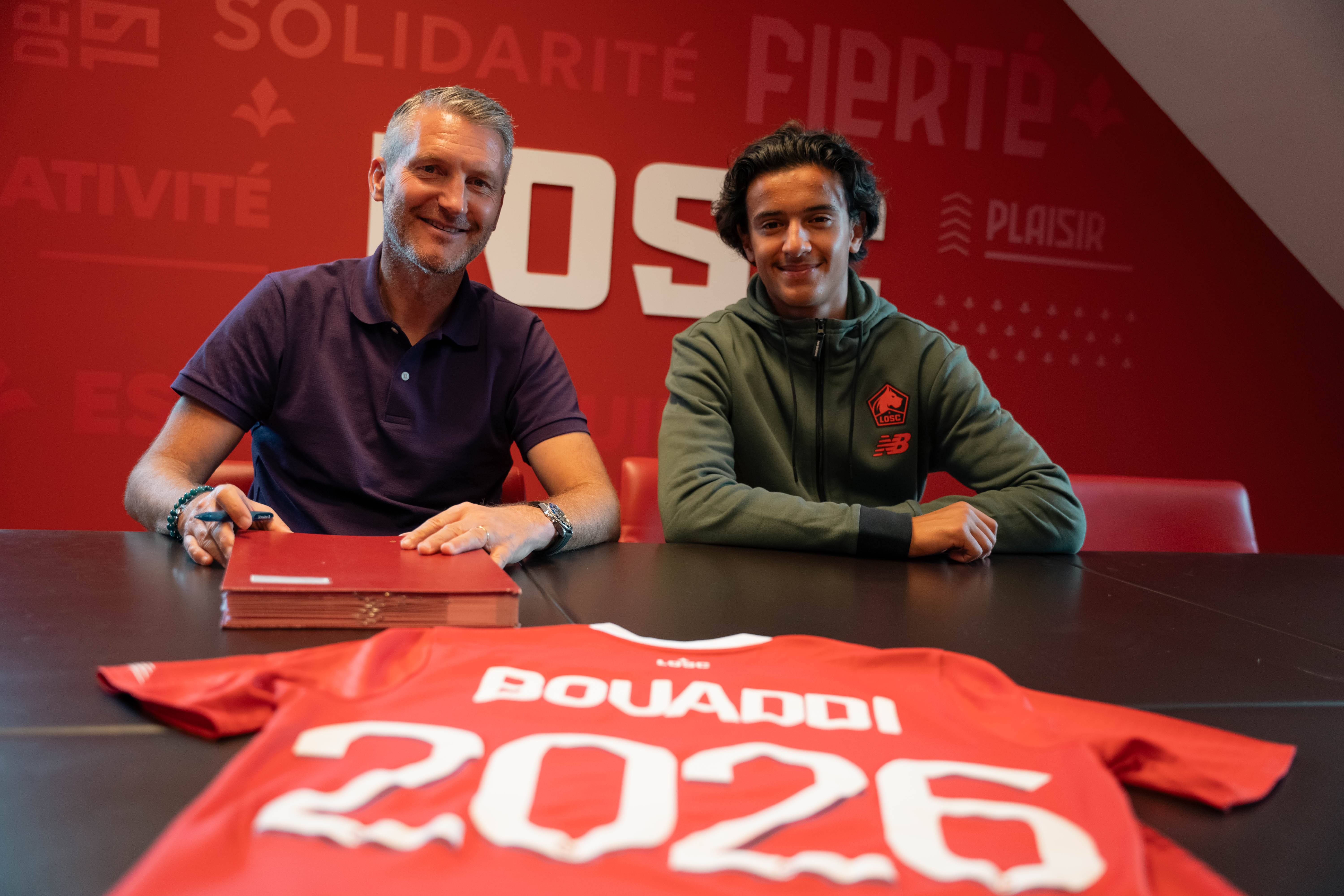 Ayyoub Bouaddi Signe Professionnel LOSC